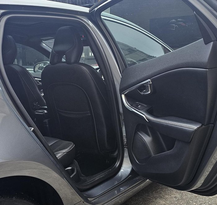 2016 Volvo V40 T5 R-Design MY17 Osmium Grey