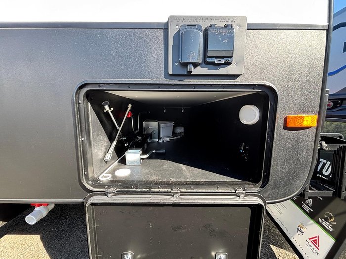 2025 New Age Caravans Manta Ray Mr16 Adventurer