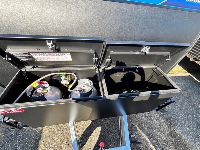 2025 New Age Caravans Manta Ray Mr16 Adventurer