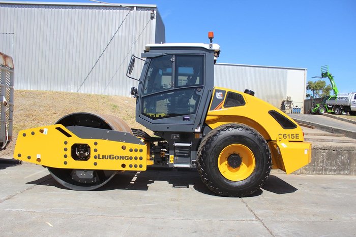 LiuGong 6615E Smooth Drum Roller