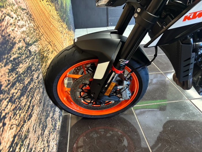 2022 Ktm 890 DUKE R BLACK