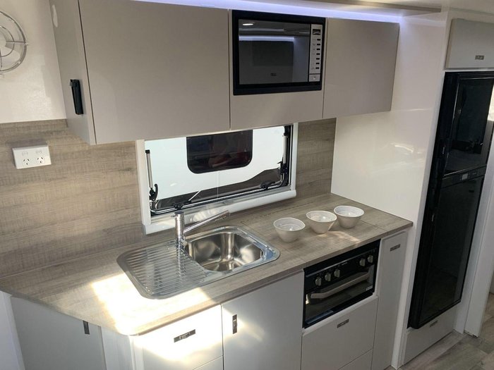 2025 Essential Caravans Ranger V1-0 17'4