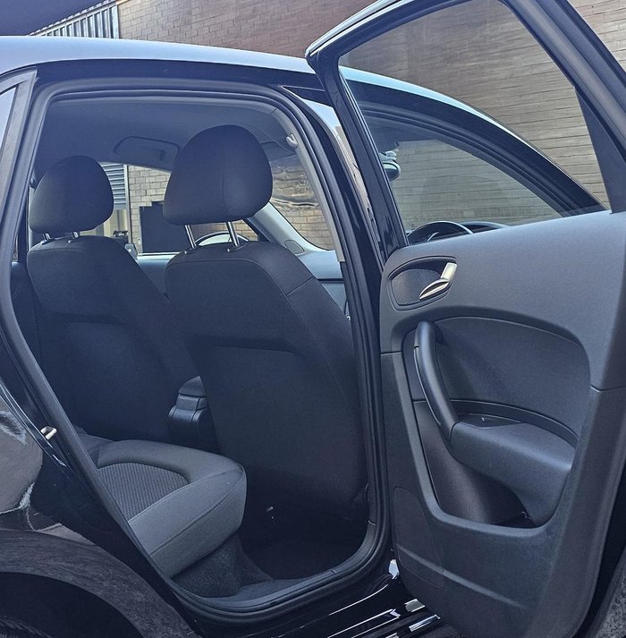 2014 Audi A1 Attraction 8X MY14 Brilliant Black