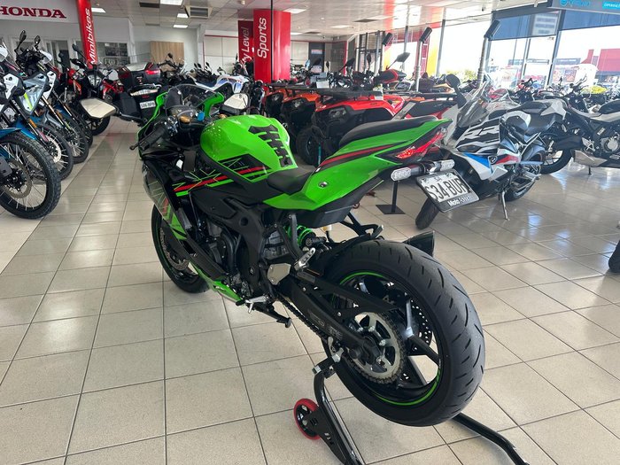 2024 Kawasaki Ninja ZX-4RR KRT Edition Ninja Green