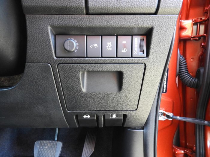 2025 Isuzu D-MAX BLADE