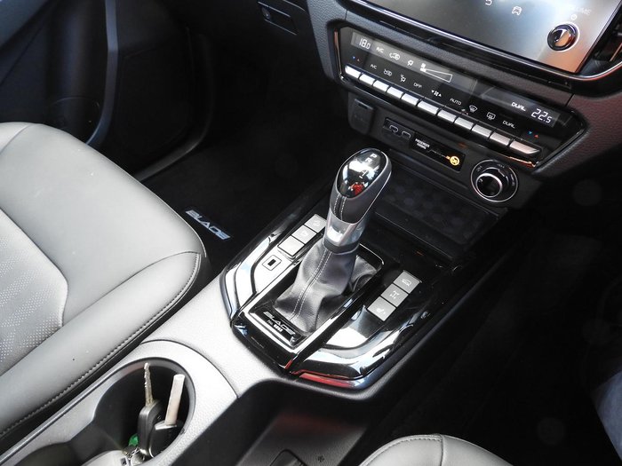 2025 Isuzu D-MAX BLADE