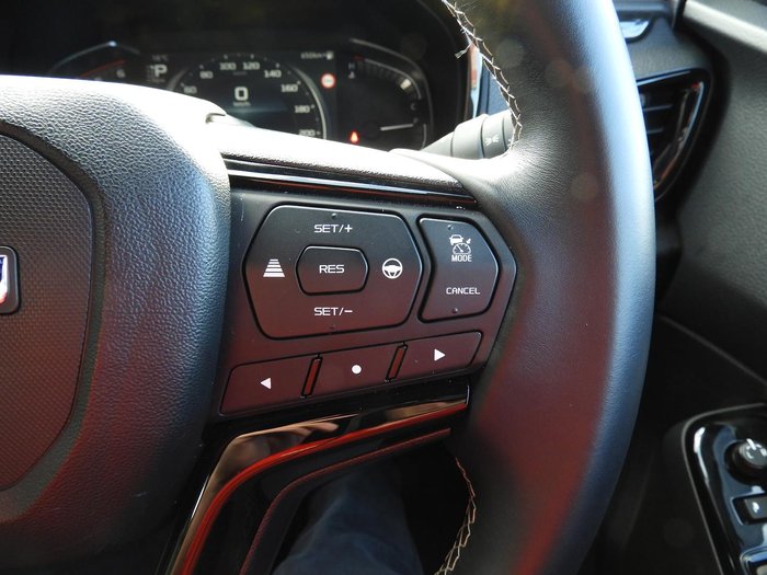 2025 Isuzu D-MAX BLADE