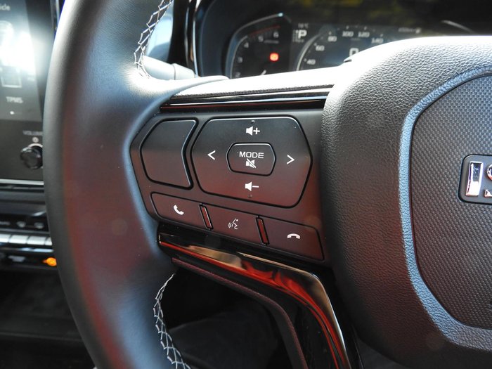 2025 Isuzu D-MAX BLADE