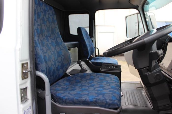 2013 Iveco Acco 2350G 280 WHITE