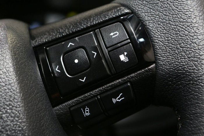 2025 Toyota Hilux SR5 48V