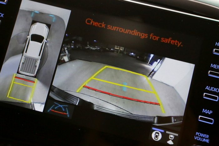 2025 Toyota Hilux SR5 48V