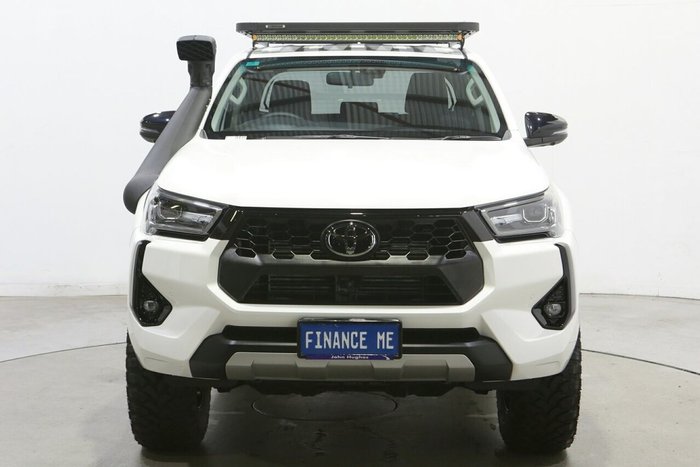 2025 Toyota Hilux SR5 48V