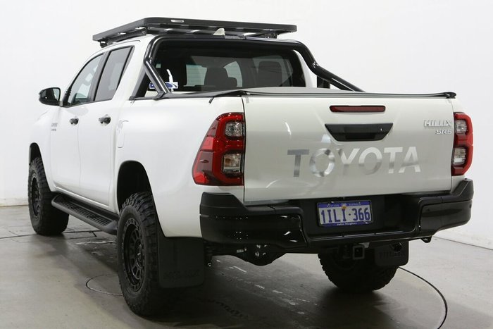 2025 Toyota Hilux SR5 48V