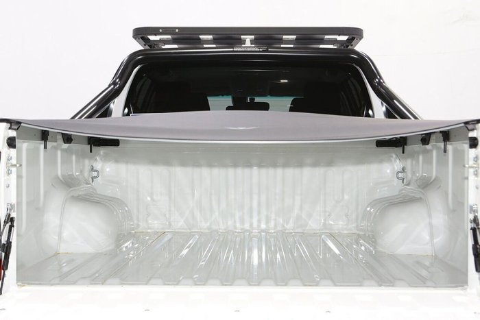 2025 Toyota Hilux SR5 48V