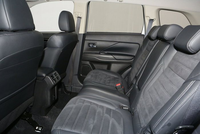 2020 Mitsubishi Outlander LS