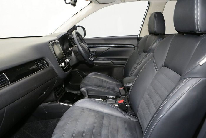 2020 Mitsubishi Outlander LS