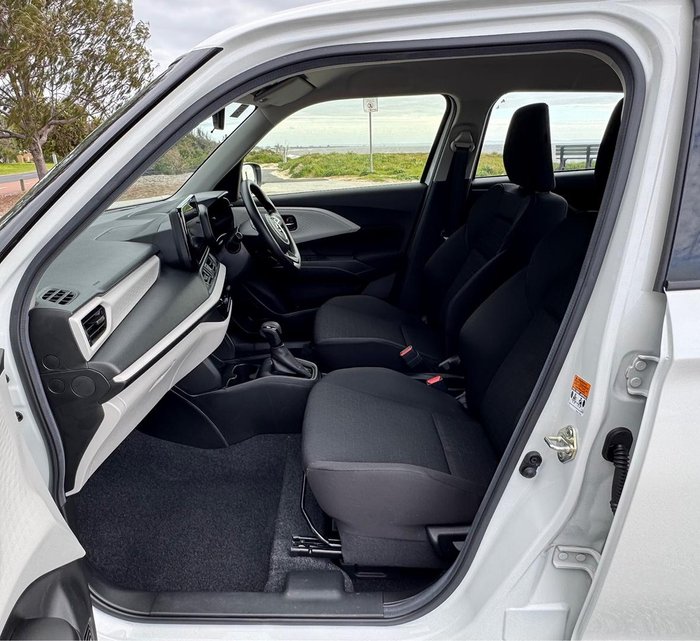 2025 Suzuki Swift Hybrid UZ Pure White