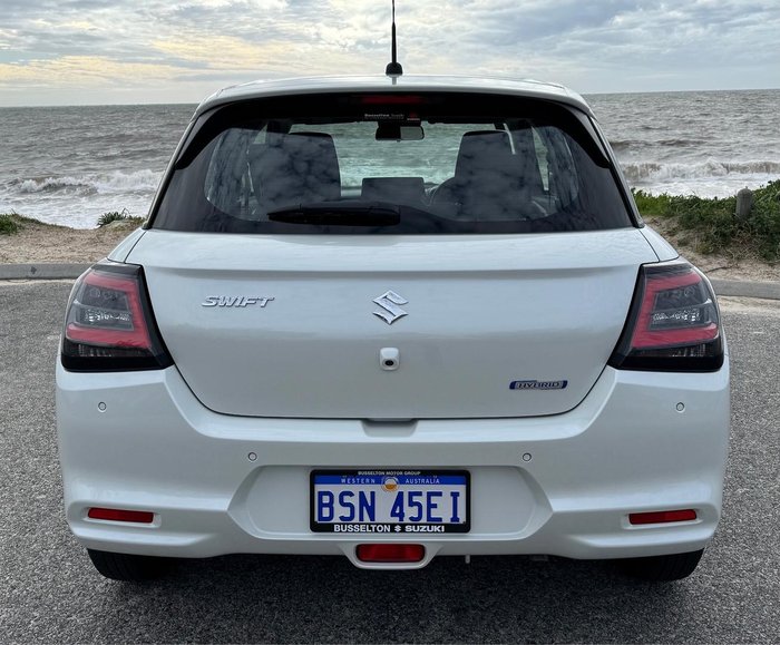 2025 Suzuki Swift Hybrid UZ Pure White