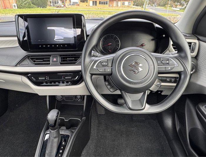 2025 Suzuki Swift Hybrid UZ Pure White