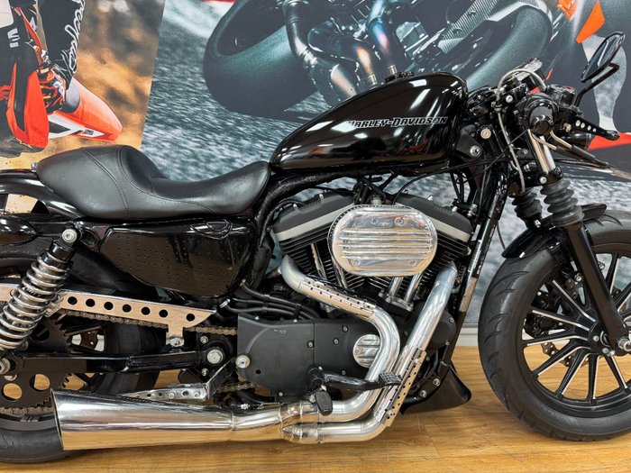 2011 HARLEY-DAVIDSON XL883 IRON 883 BLACK