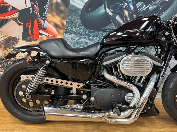 2011 HARLEY-DAVIDSON XL883 IRON 883 BLACK
