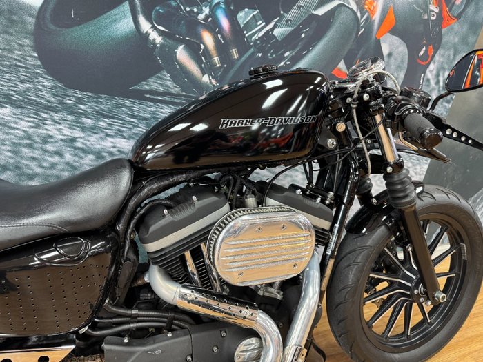 2011 HARLEY-DAVIDSON XL883 IRON 883 BLACK