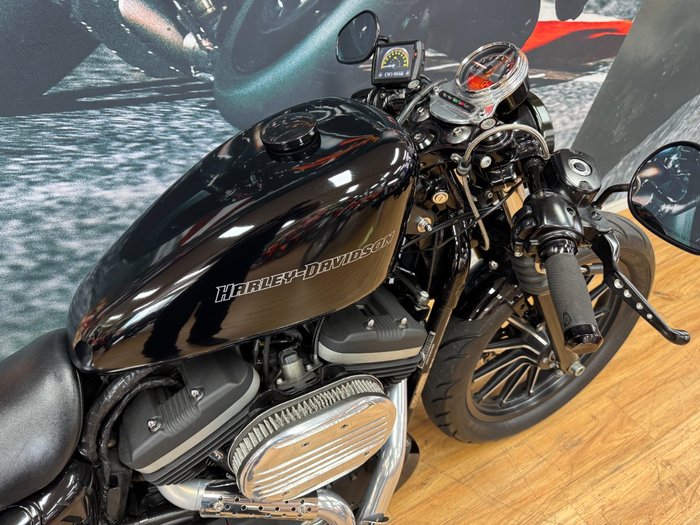 2011 HARLEY-DAVIDSON XL883 IRON 883 BLACK