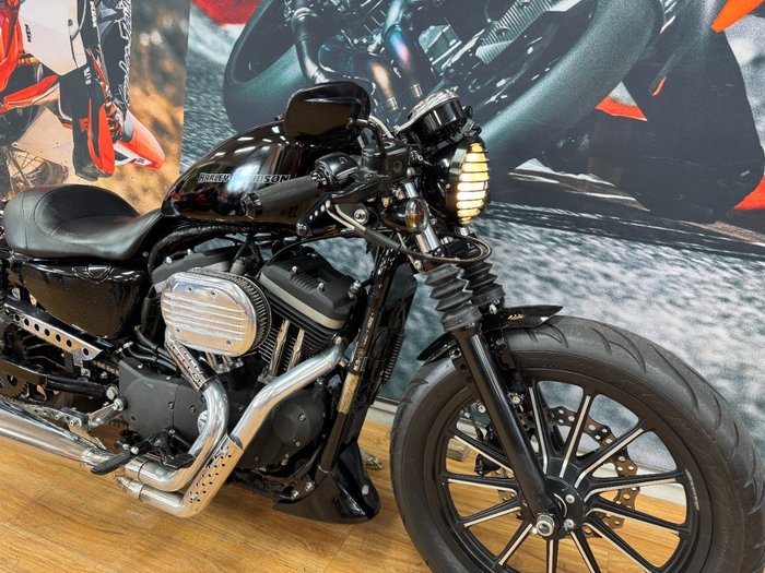 2011 HARLEY-DAVIDSON XL883 IRON 883 BLACK