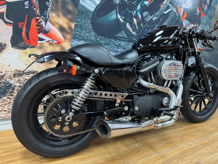 2011 HARLEY-DAVIDSON XL883 IRON 883 BLACK