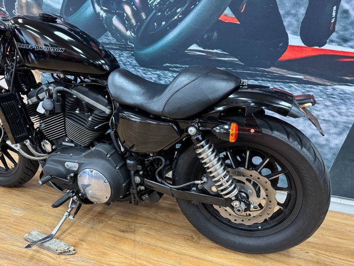 2011 HARLEY-DAVIDSON XL883 IRON 883 BLACK