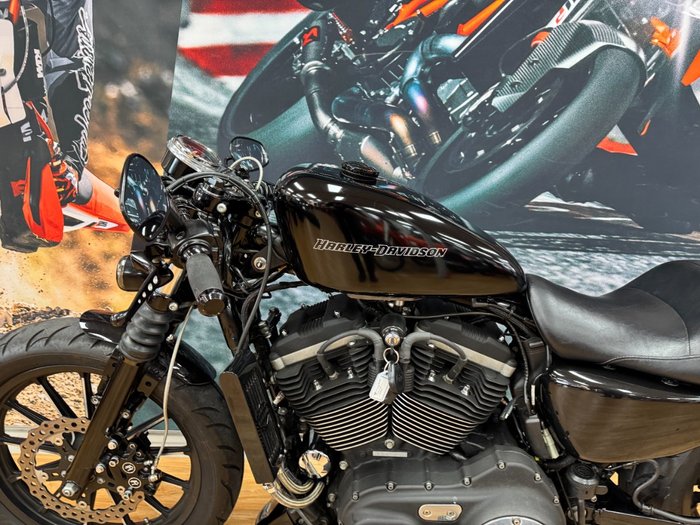 2011 HARLEY-DAVIDSON XL883 IRON 883 BLACK