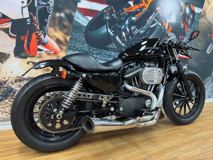 2011 HARLEY-DAVIDSON XL883 IRON 883 BLACK