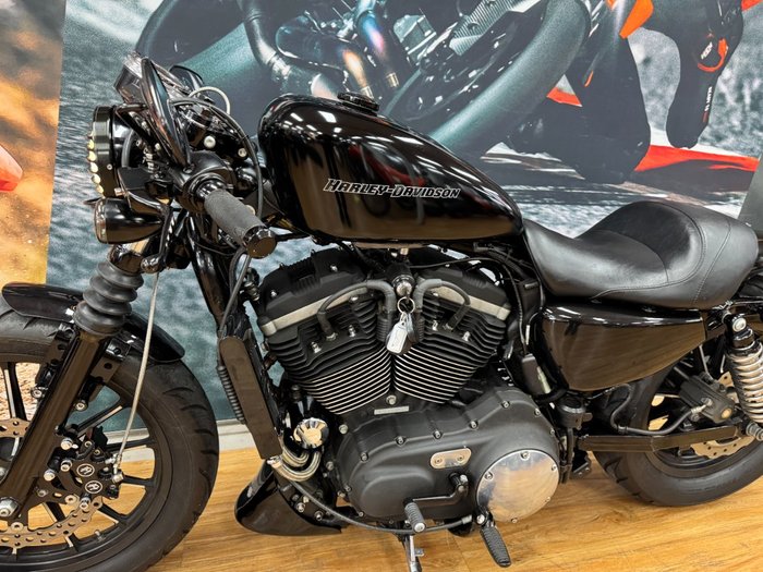 2011 HARLEY-DAVIDSON XL883 IRON 883 BLACK