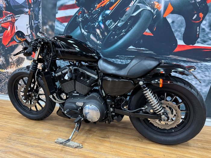 2011 HARLEY-DAVIDSON XL883 IRON 883 BLACK