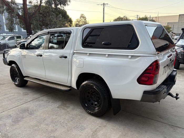 2022 Toyota Hilux SR