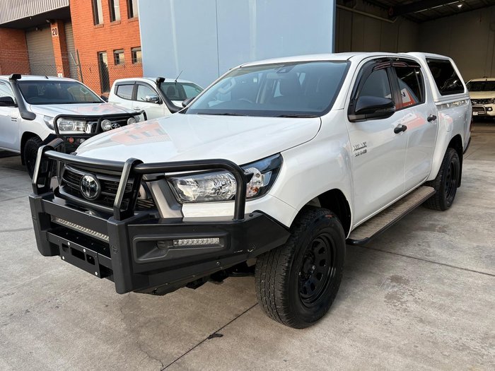 2022 Toyota Hilux SR