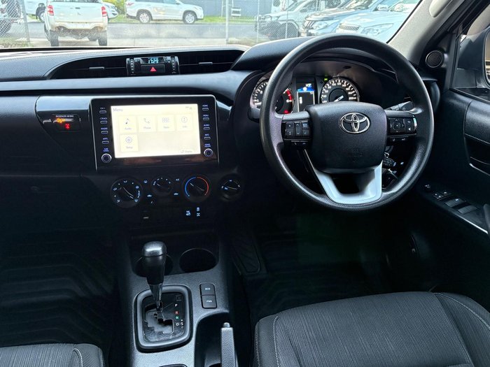 2022 Toyota Hilux SR