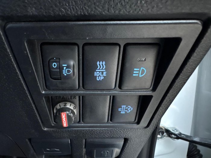2022 Toyota Hilux SR