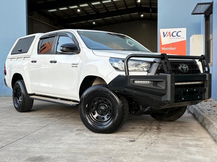 2022 Toyota Hilux SR