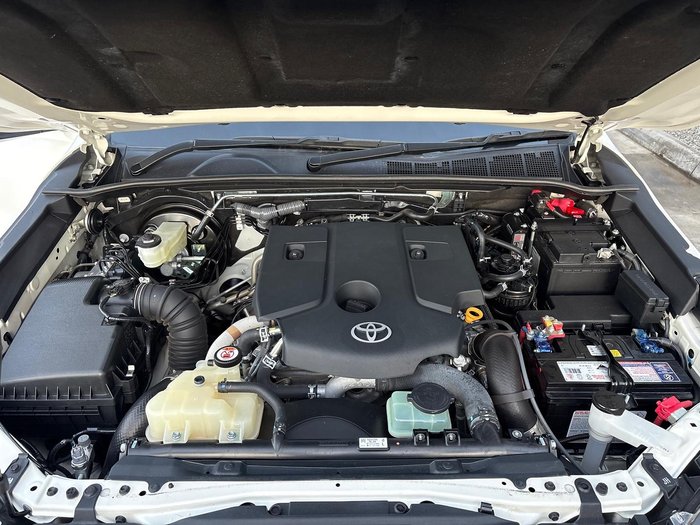 2022 Toyota Hilux SR