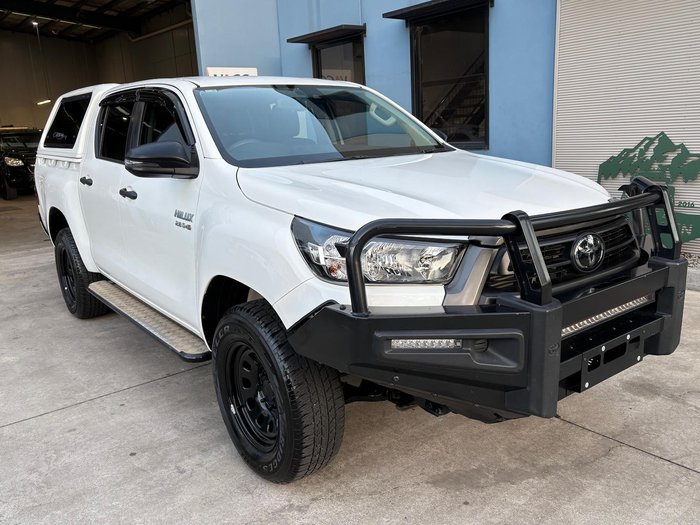 2022 Toyota Hilux SR