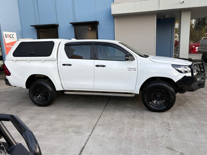 2022 Toyota Hilux SR