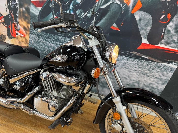 2010 Suzuki VL250 (LC250 INTRUDER) Black