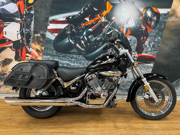 2010 Suzuki VL250 (LC250 INTRUDER) Black