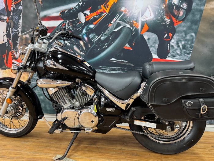 2010 Suzuki VL250 (LC250 INTRUDER) Black