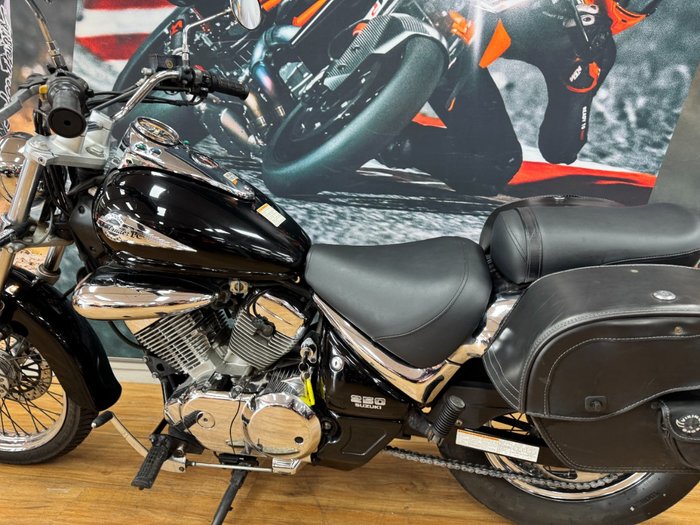 2010 Suzuki VL250 (LC250 INTRUDER) Black