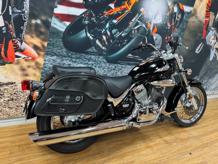 2010 Suzuki VL250 (LC250 INTRUDER) Black