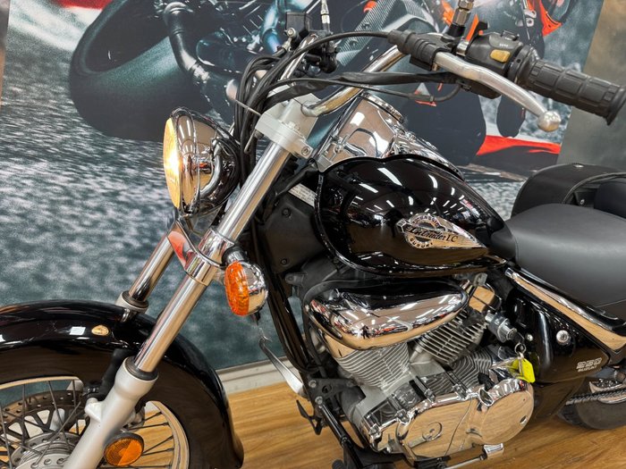 2010 Suzuki VL250 (LC250 INTRUDER) Black