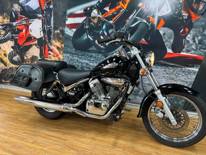 2010 Suzuki VL250 (LC250 INTRUDER) Black