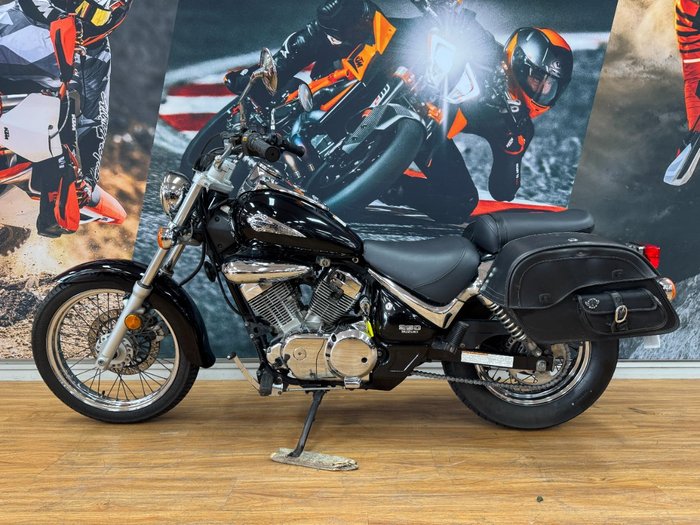 2010 Suzuki VL250 (LC250 INTRUDER) Black